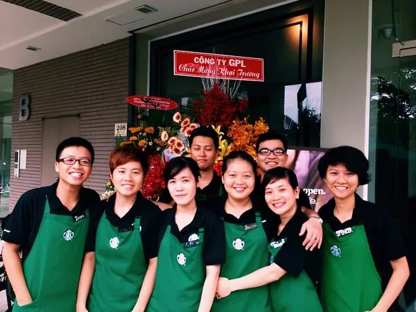 Starbucks — công việc đầu tiên